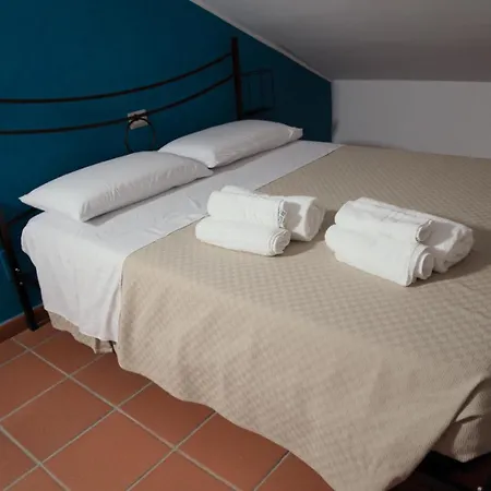 Frank Bed & Breakfast *